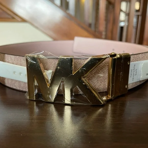 Rose Gold Genuine Leather Belt Reversible Logo Leather belt reversible belts in white with belt buckle 40  main image 4